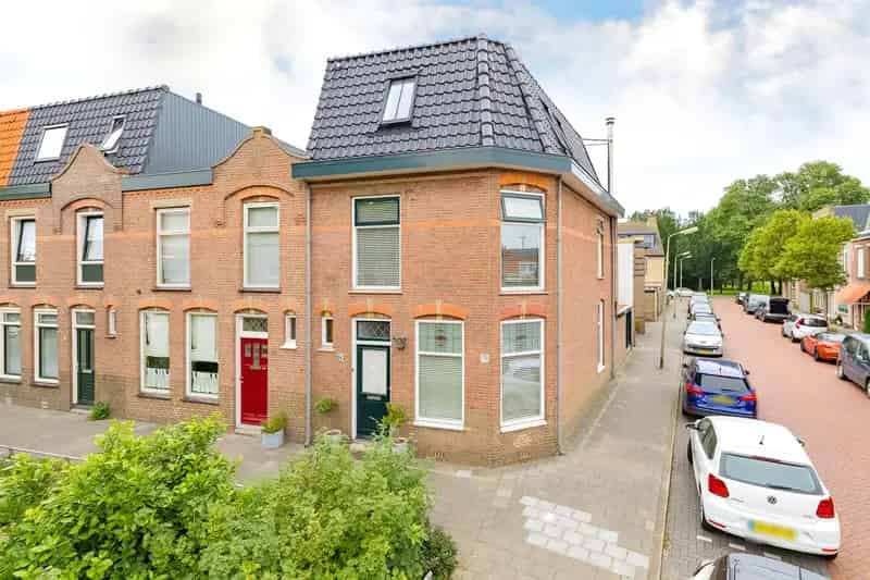 Huis te koop Boerhaavestraat IJmuiden 4 slaapkamers 2 badkamers