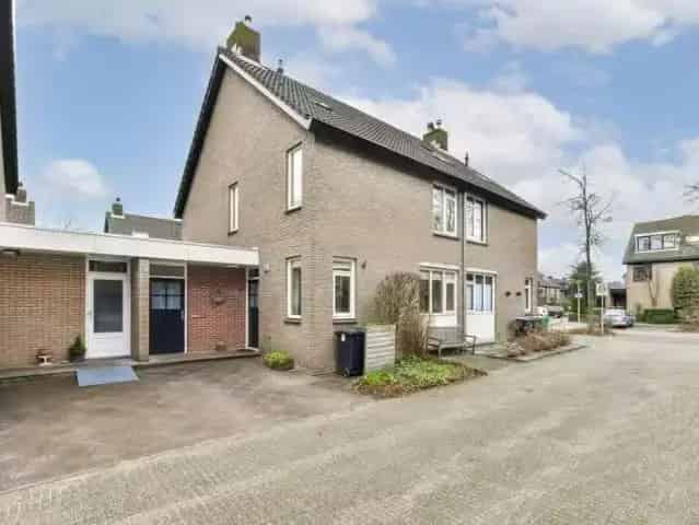 2-onder-1-kap woning Amstelveen Waardhuizen 160m²