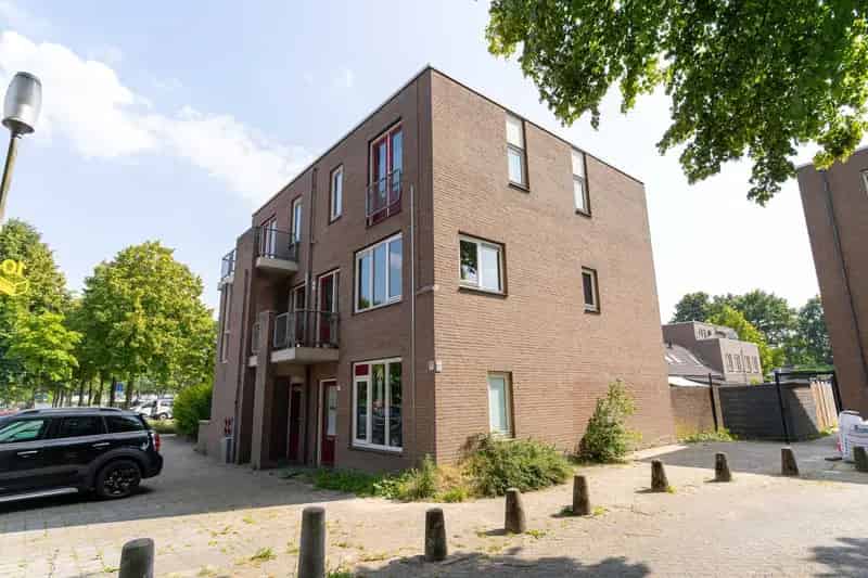 Appartement Breda: Instapklaar 2-kamer appartement met airco en balkon