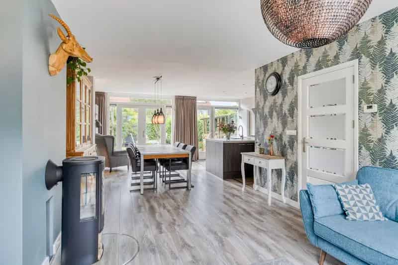 Huis te koop Jan Luykenlaan Deventer - Instapklaar met garage