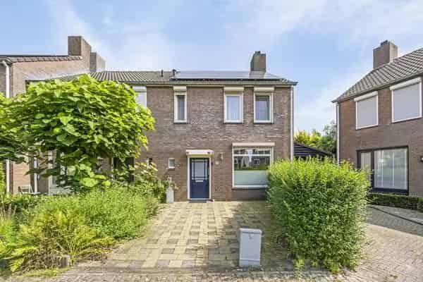 Ruime Hoekwoning Maarheeze Garagebox 141m2 3 slaapkamers