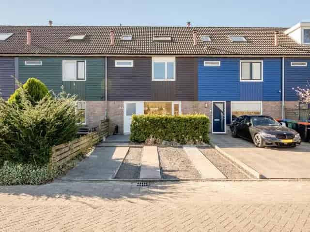 Eengezinswoning te koop Lelystad 4 slaapkamers tuin