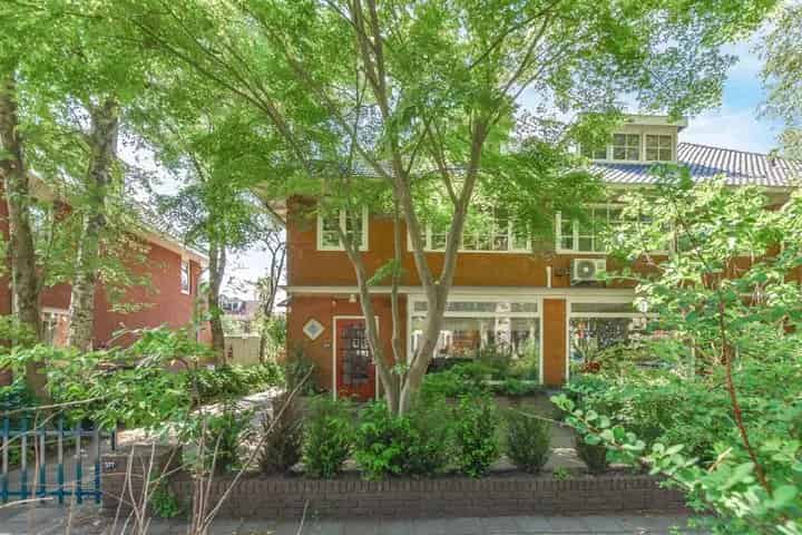 Jaren 30 Hoekherenhuis Amstelveen Ruime Tuin 4 slaapkamers