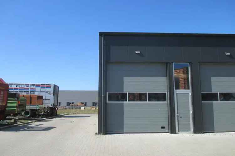 Bedrijfshal Franeker te koop: 55m² unit met zolder