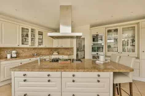 9 kamers huis van 325 m² in Den Haag