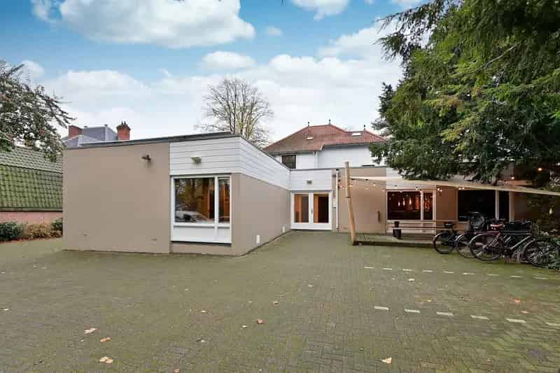 Kantoorvilla Hilversum te huur 340m²  Media Zakelijke Dienstverlening