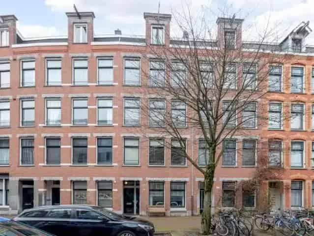 Ruime bovenwoning Staatsliedenbuurt nabij Westerpark