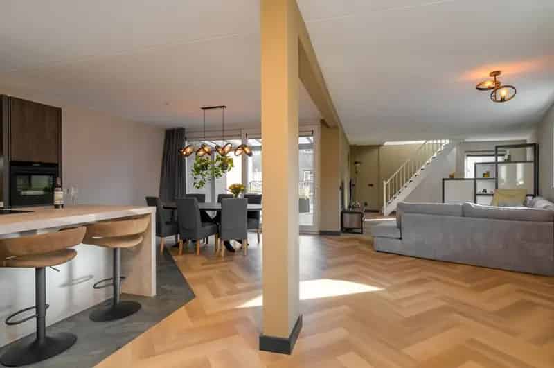 Gasloze Hoekwoning Leidschenveen 3 slaapkamers 2 badkamers