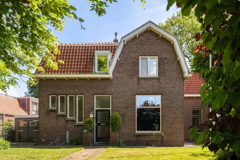 Huis te koop: Burgemeester van Esstraat 58 3195 AG Pernis Rotterdam 