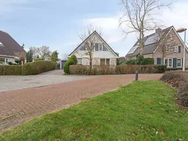 Vrijstaande woning te koop in IJsselmuiden