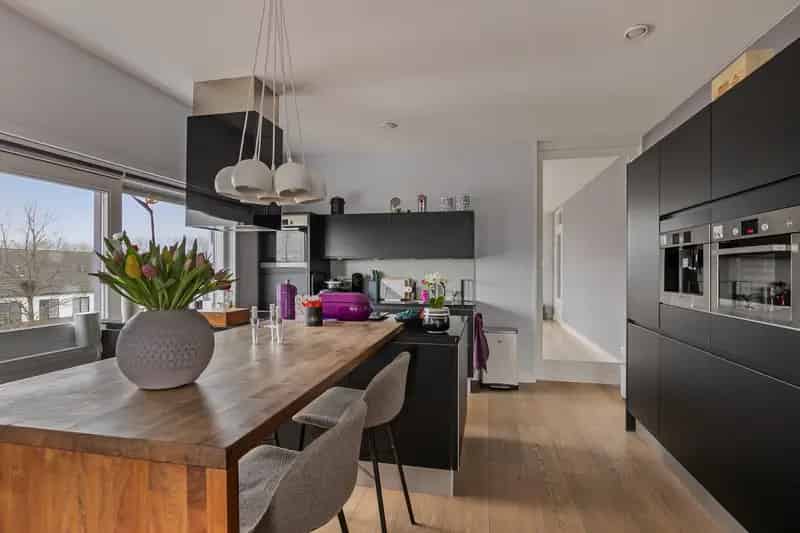 Luxe Penthouse met 3 Dakterrassen nabij Bosrand