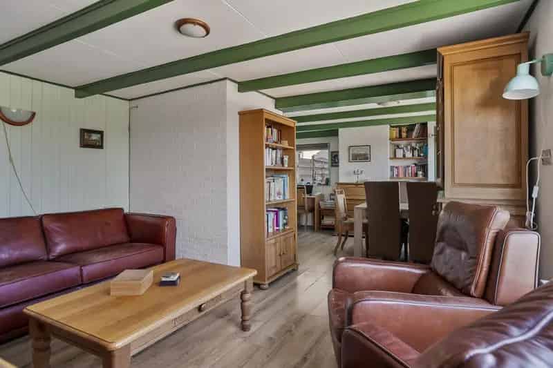 Vrijstaand Dijkhuis met Uitzicht Landelijk Wonen