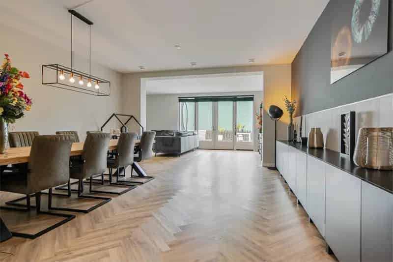 Moderne 5 Slaapkamer Tweekapper te Koop in Kudelstaart