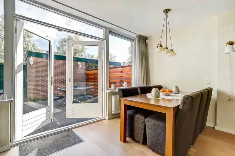 Huis te koop Hoogvliet: Ruime gezinswoning met 3 slaapkamers
