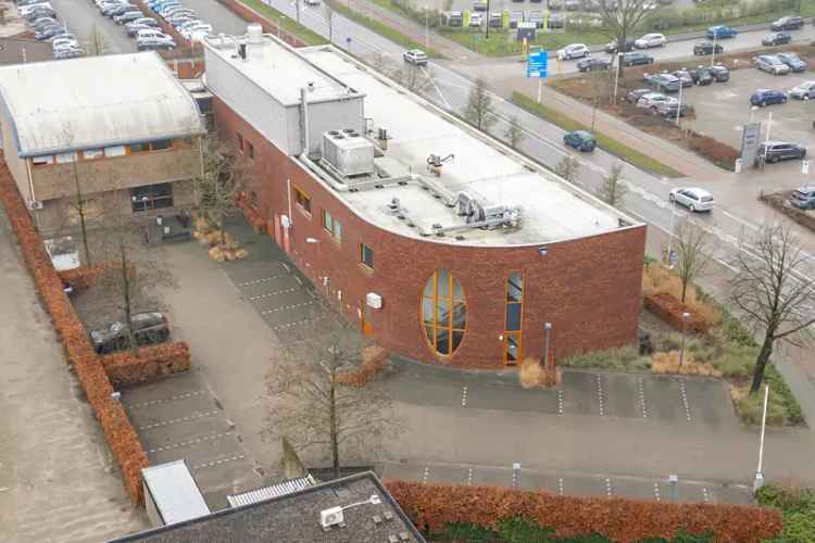 Kantoor Tiel te koop: 1749m² met laboratorium