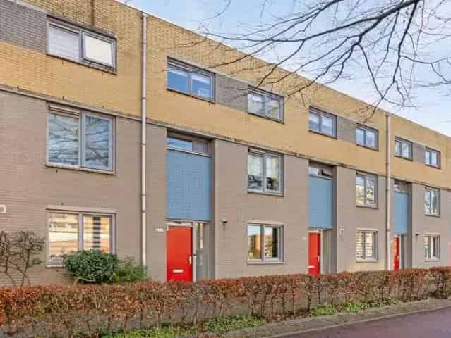 4 Slaapkamers Instapklaar Huis Amsterdam  Nieuwe Keuken Zonnepanelen