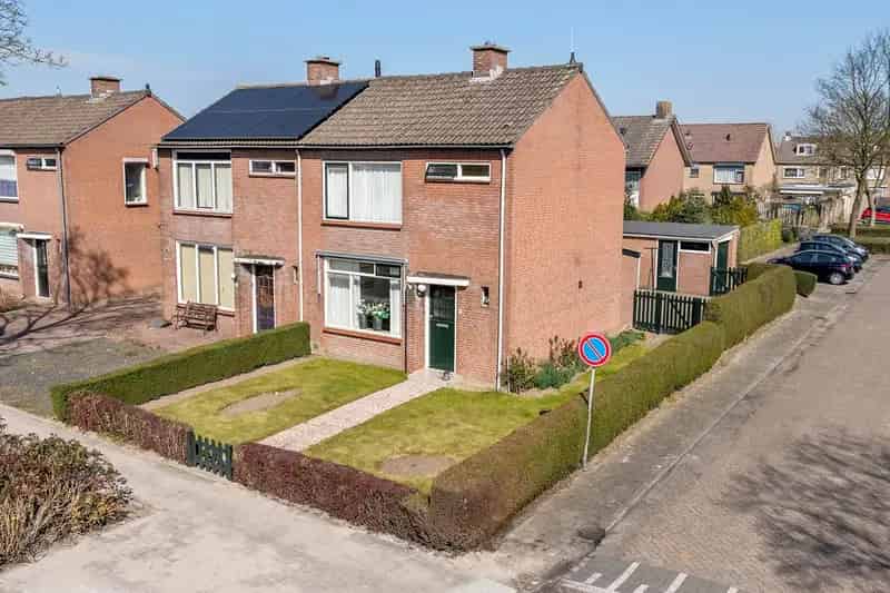 Twee Onder Een Kapwoning Ophemert 3 slaapkamers Garage