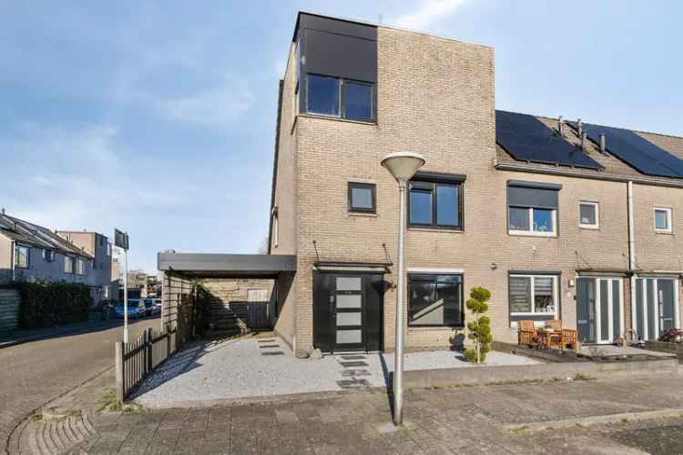 Ruim Hoekhuis 4 Slaapkamers Nabij Scholen en Winkels