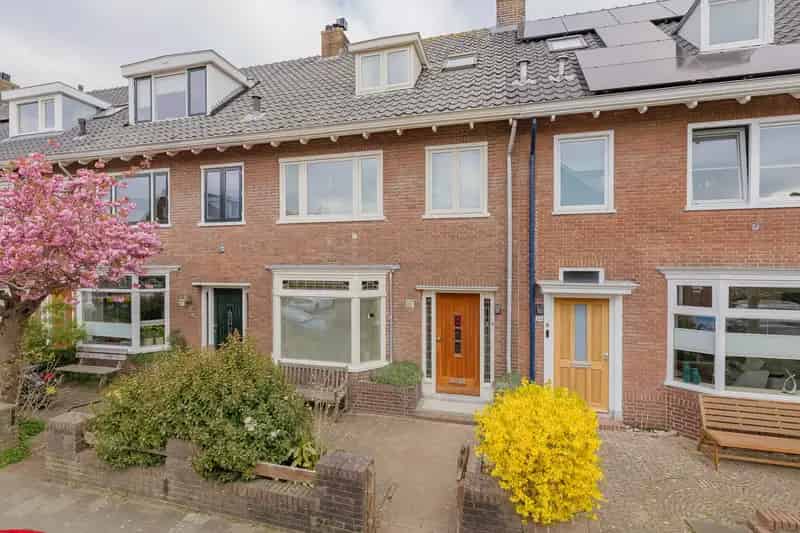 30er Jaren Erkerwoning Haarlem Planetenwijk 121m2