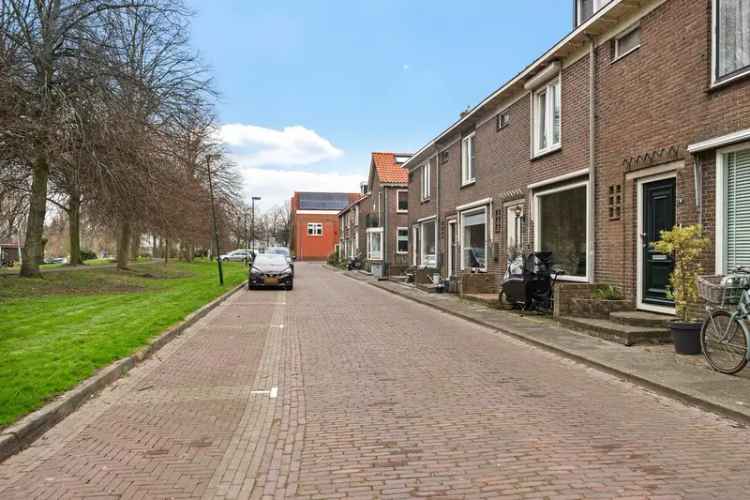 Ruime Tussenwoning Oud Monnickendam 3 Slaapkamers Moderne Keuken