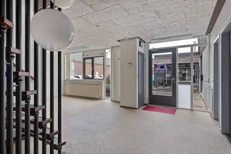 Kantoorvilla te Huur Alphen aan den Rijn 250m²