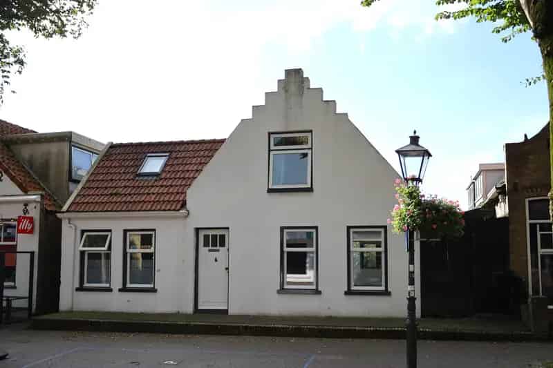 Ruim Modern Woonhuis met Bijgebouw in Midsland Terschelling