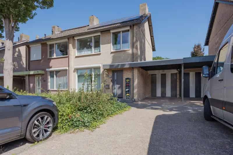 Huis te koop: Karel V Laan 93 4931 HB Geertruidenberg | Funda