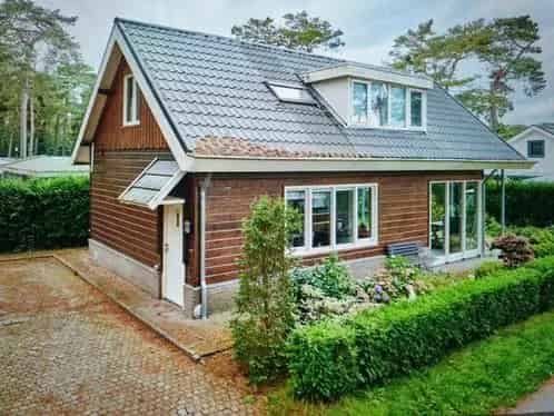 Chalet te koop: 3 slaapkamers, moderne badkamer, permanente bewoning mogelijk