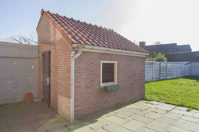 Tussenwoning Kaatsheuvel: Klussersparadijs met Ruime Tuin