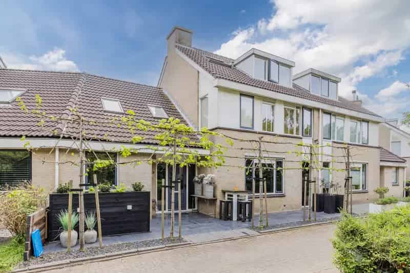 Ruime 5 Slaapkamer Huis te Koop in 's Gravenzande