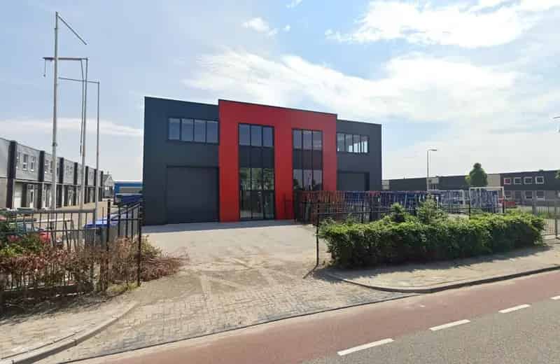 Bedrijfshal Kampen te Huur 100m2 Kantoor Werkplaats