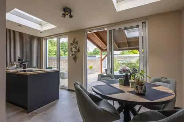 Tussenwoning Haanrade 3 slaapkamers garage nieuwe keuken