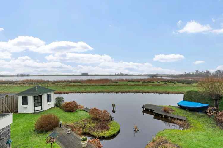 Villa Te Koop in 36, Bereklauw, Monnickendam, Noord-Holland