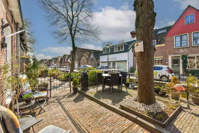 Huis te koop Zoeterwoude: Ruime woning met bijgebouw en energielabel A