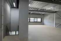 363 m2 Bedrijfsruimte te Huur Sittard Moderne Unit 4 Parkeerplaatsen