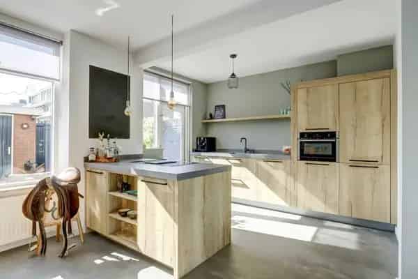 Ruime 4 Slaapkamers Tussenwoning Moderne Keuken Badkamer Blokker