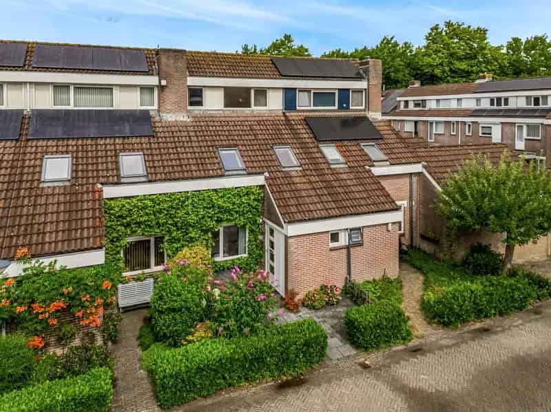 Eengezinswoning Hoorn: 4 slaapkamers, moderne keuken en badkamer