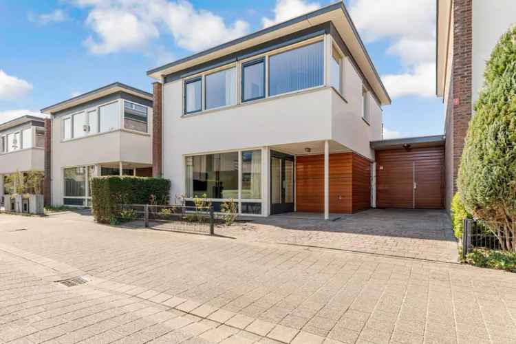 Huis te koop Almere: Ruime gezinswoning nabij Oostvaardersplassen