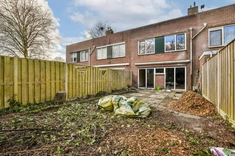 Ruime Middenwoning te Koop in Blaricum 4 Slaapkamers Garage Dakterras
