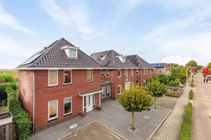 Kantoor te huur Waddinxveen 245m² 7 parkeerplaatsen