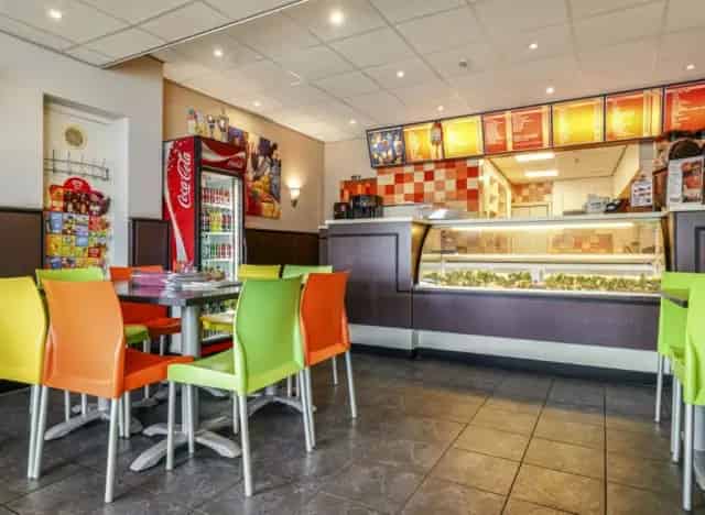 Cafetaria te Koop Son en Breugel Ruim Terras en Bovenwoning