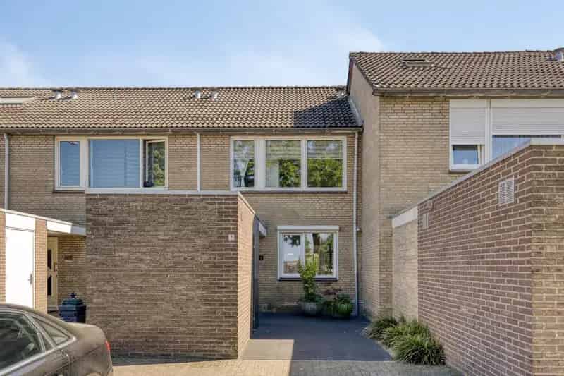Huis te koop Veghel: Instapklare woning met 3 slaapkamers en moderne keuken