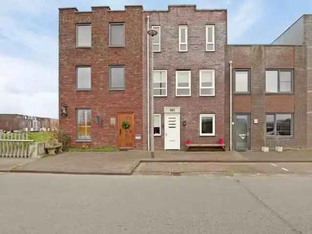 Moderne Tussenwoning Almere Homeruskwartier