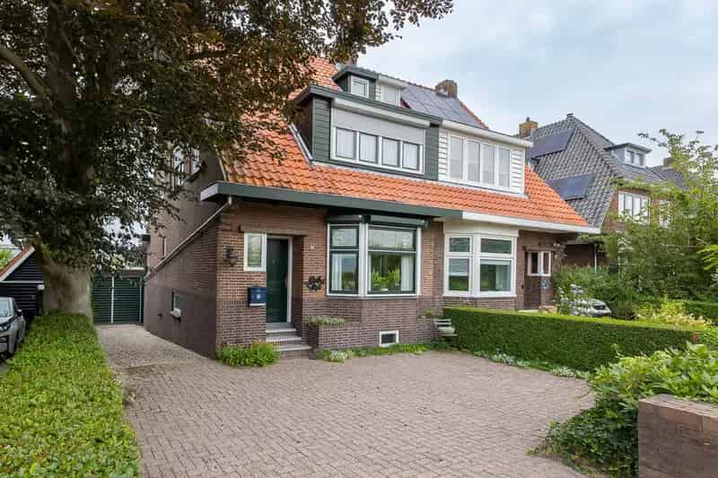 Jaren 30 woning te koop Pijnacker 183m2 grote tuin en garage