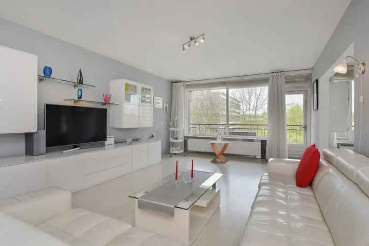 Rijswijk appartement te koop: Ruim 3 kamer appartement met balkon en parkeerplaats