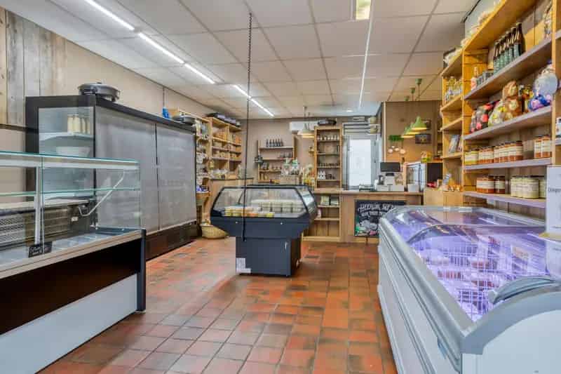 Winkelruimte te huur Son 67m2 met kelder 74m2