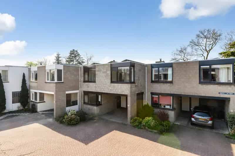 Huis te Koop Leiden Merenwijk Ruime 3 Slaapkamers Jaren 70