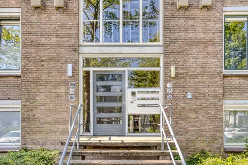 Appartement te koop Voorschoten 4 kamers balkon dubbel glas
