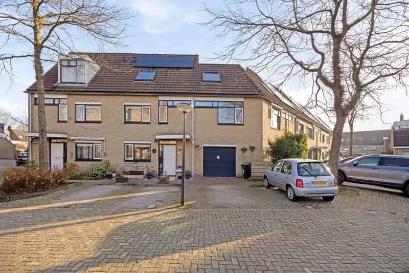 Ruime 5 Slaapkamer Familiewoning Leiden Merenwijk Energielabel A