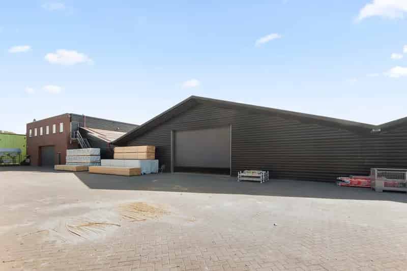 Bedrijfshal te Huur Putten 2145m2